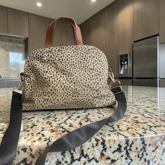 Universal Thread Handbags - Universal Thread Leopard Print Tote with Brown Handles crossbody purse